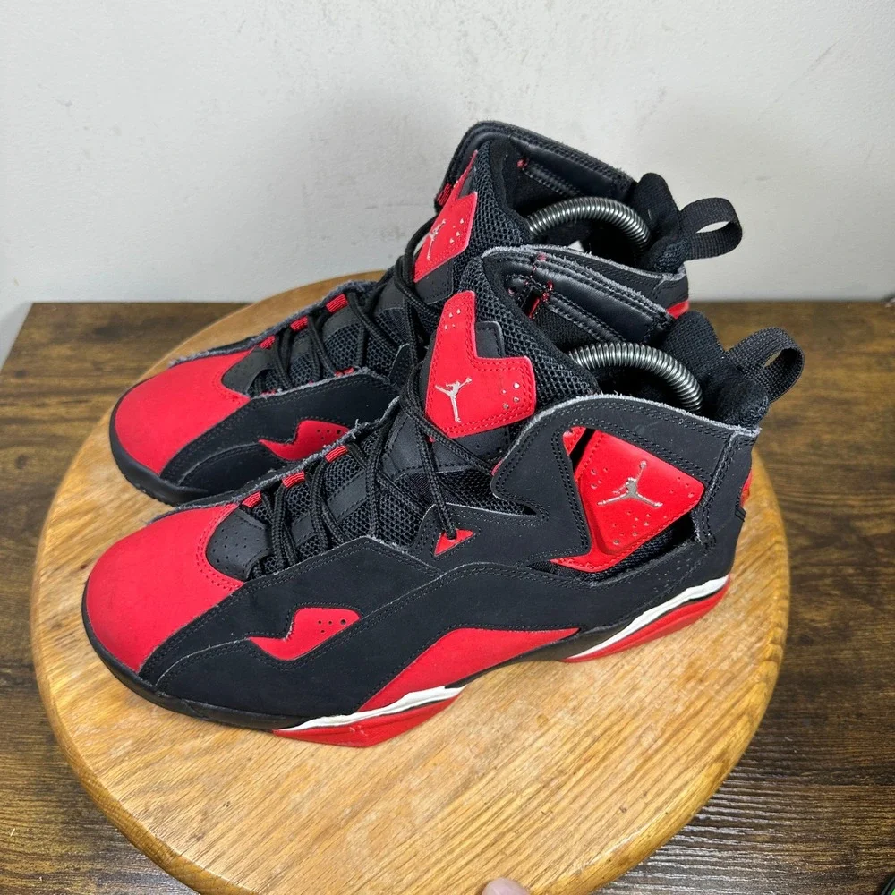 Jordan True Flight Red Black Basketball Shoes Mens Size 8.5 Sneakers CU4933-001